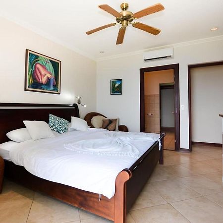 Exquisitely Decorated 5Th-Floor Aerie With Views Of Two Bays In Flamingo Vila Playa Flamingo Exterior foto