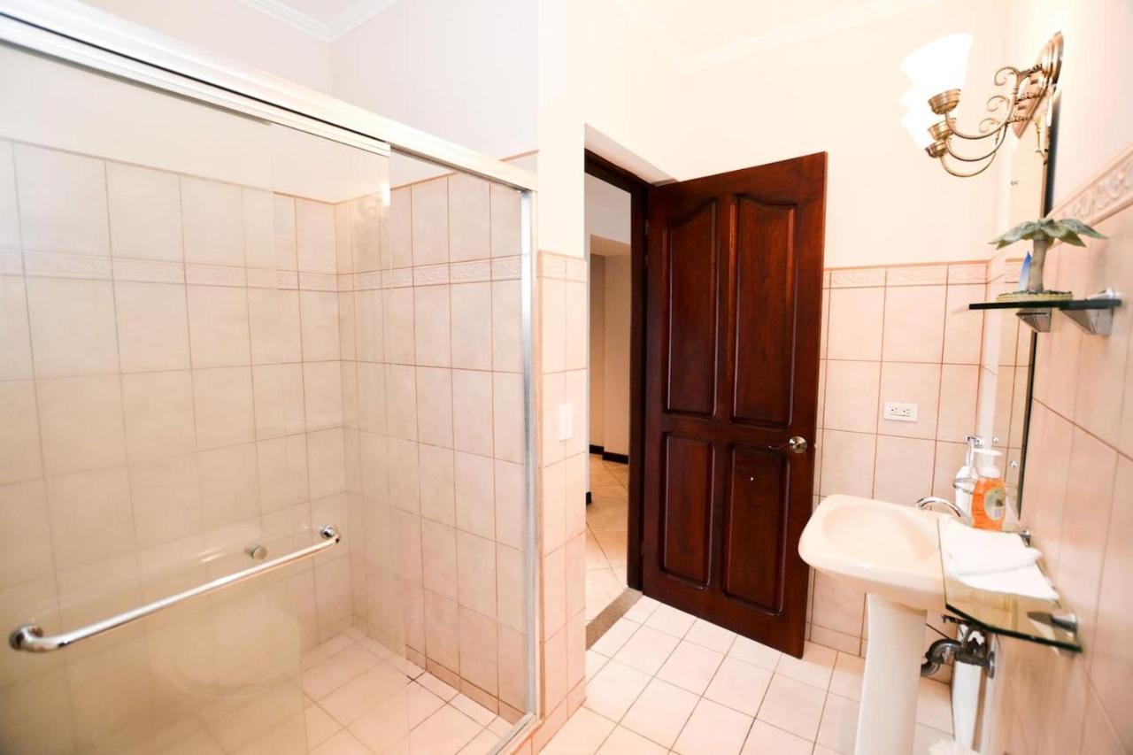 Exquisitely Decorated 5Th-Floor Aerie With Views Of Two Bays In Flamingo Vila Playa Flamingo Exterior foto
